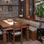 къщата на музиканта 3* Leshten