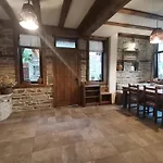 къщата на музиканта Guest house Leshten