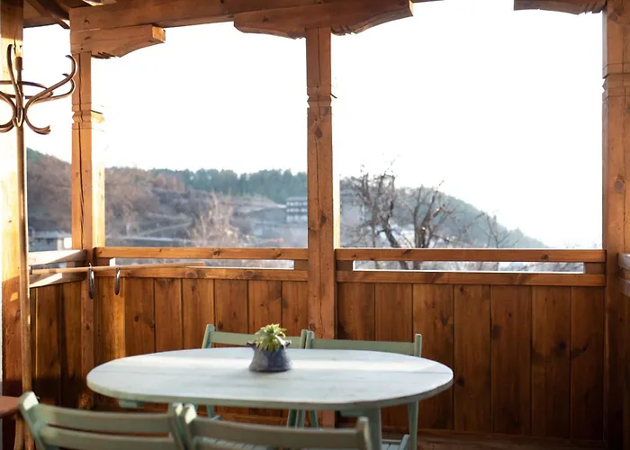 къщата на музиканта 3* Leshten