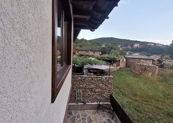 къщата на музиканта 3* Leshten